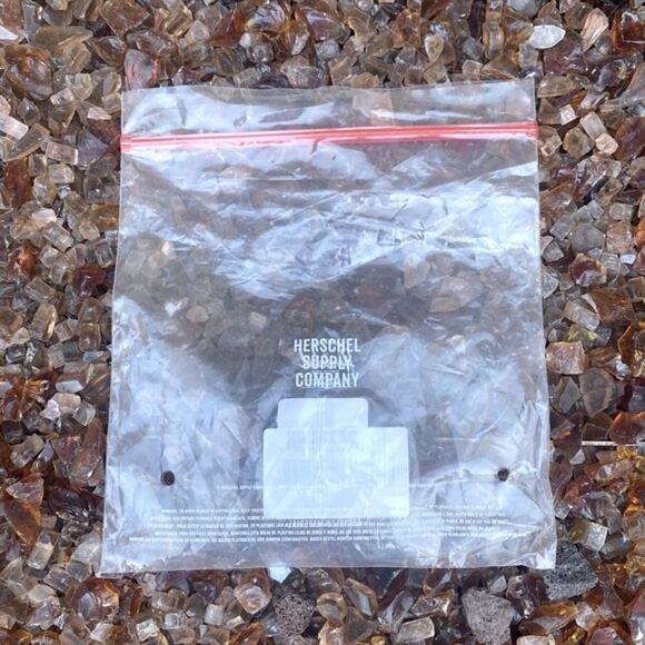 NWT New Herschel Men's Black Charlie Slim Cardholder ID Wallet RFID Travel Work - Picture 9 of 10